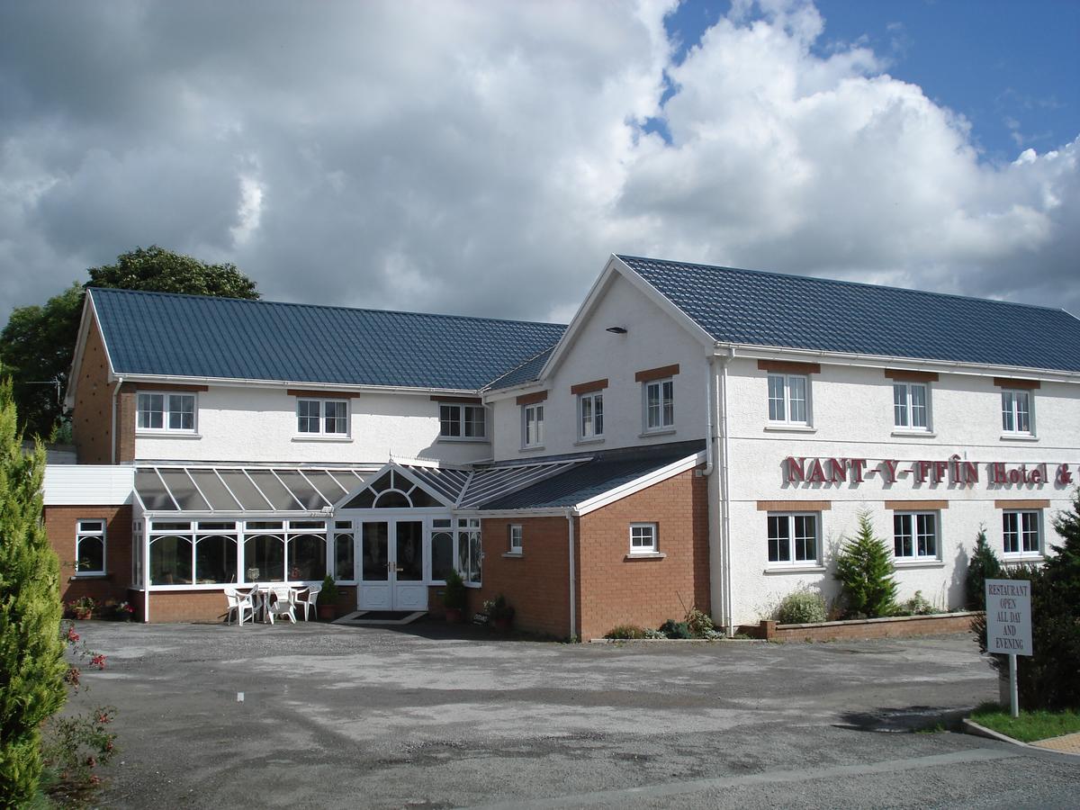 Nant-Y-Ffin Hotel Llandissilio Экстерьер фото