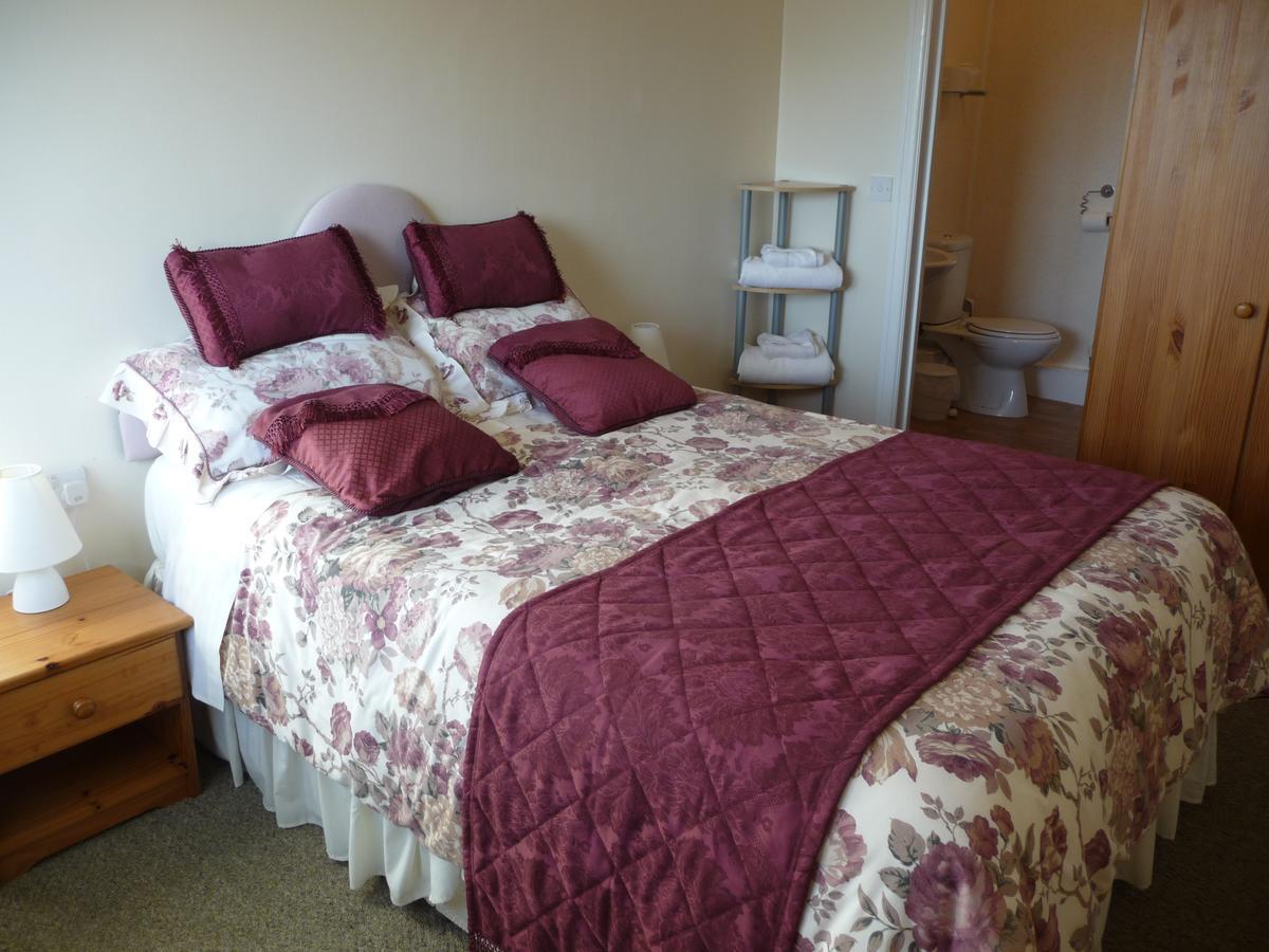 Nant-Y-Ffin Hotel Llandissilio Экстерьер фото