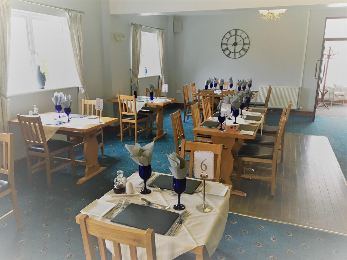 Nant-Y-Ffin Hotel Llandissilio Экстерьер фото