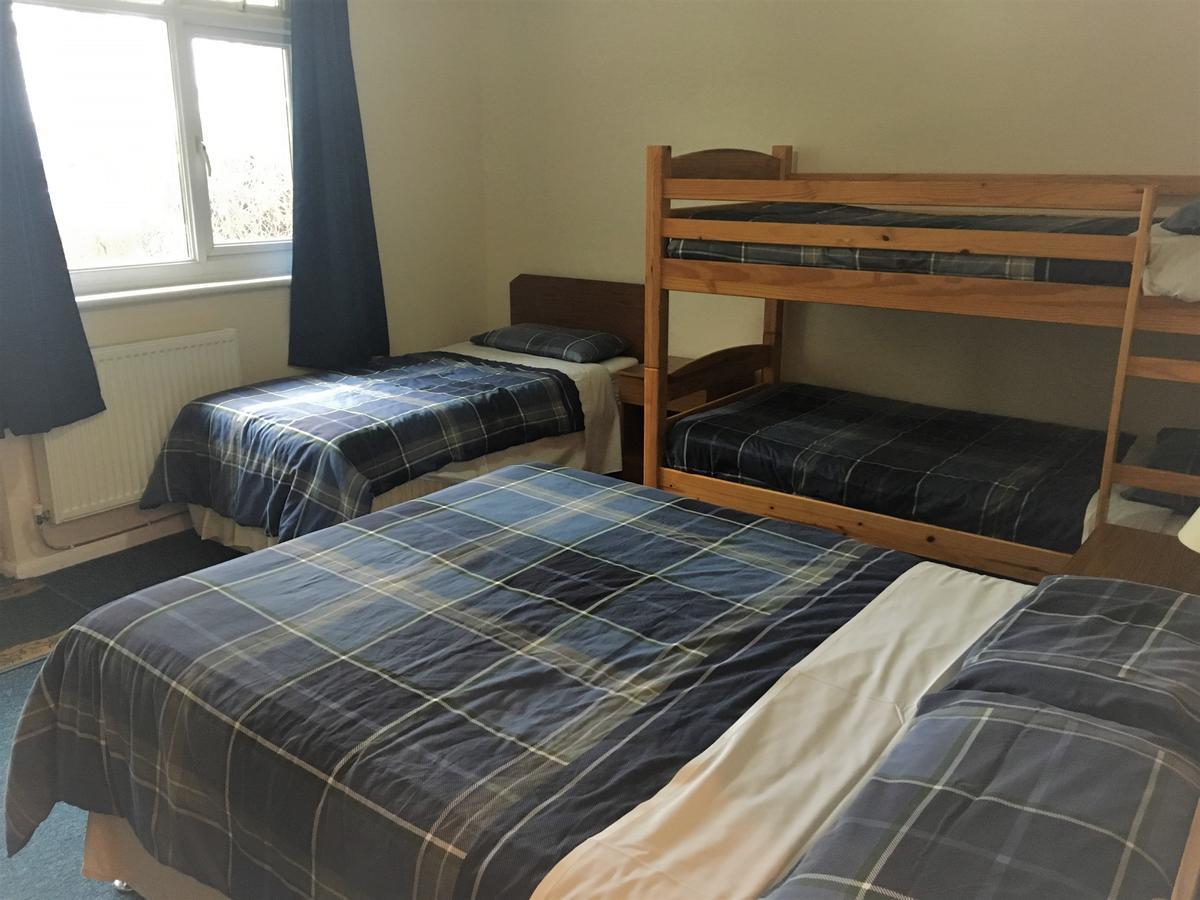 Nant-Y-Ffin Hotel Llandissilio Экстерьер фото