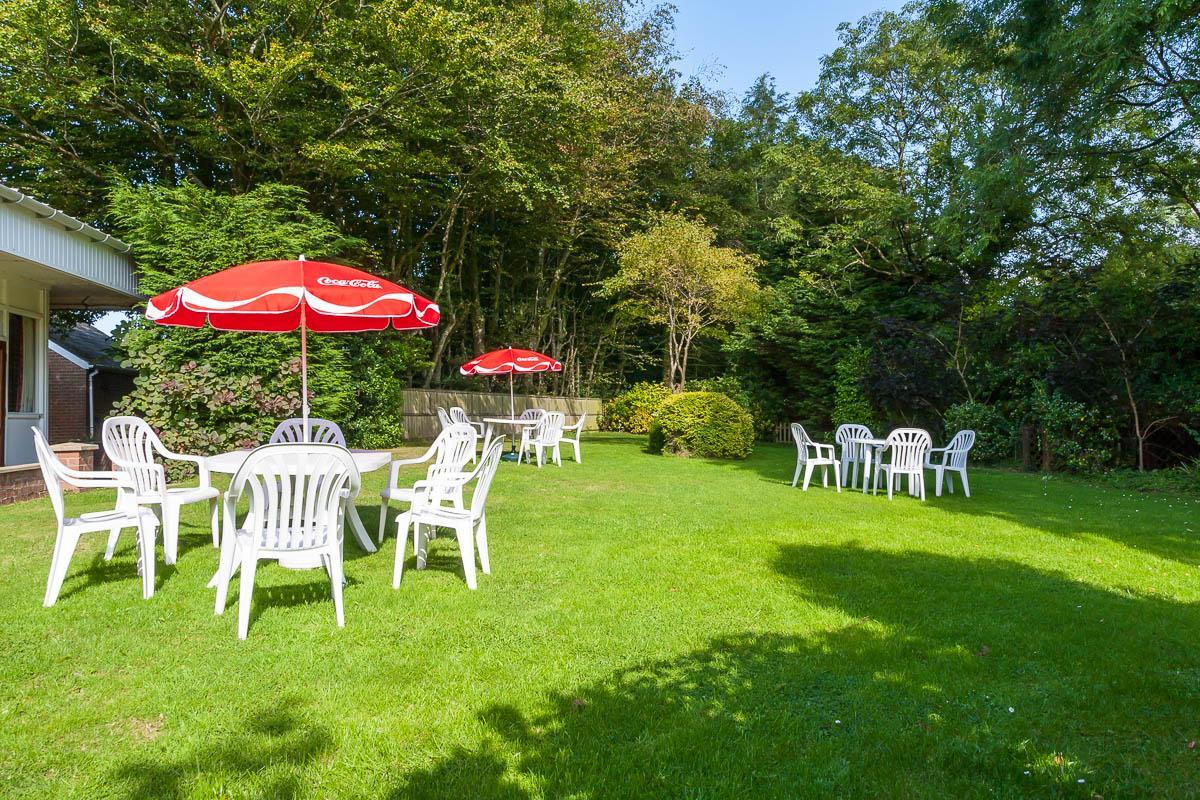 Nant-Y-Ffin Hotel Llandissilio Экстерьер фото